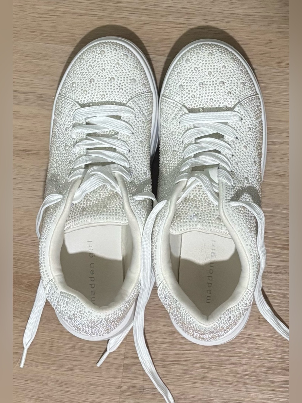 Madden Girl Jeena-P Women’s Pearl Sneakers